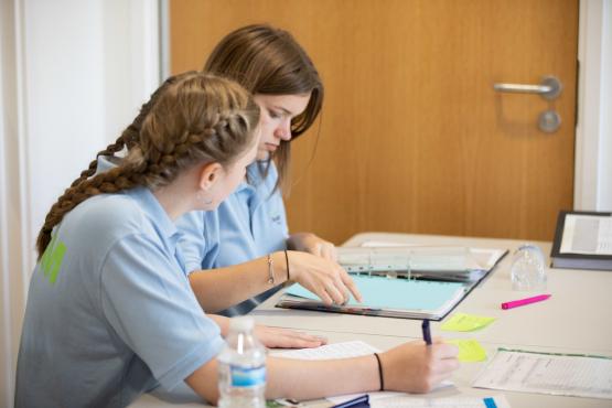 girls working together
